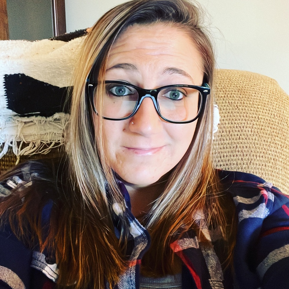 Meet your Posher, Julia